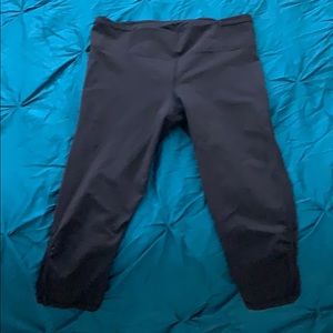 Cropped lulu lemon legginibgs